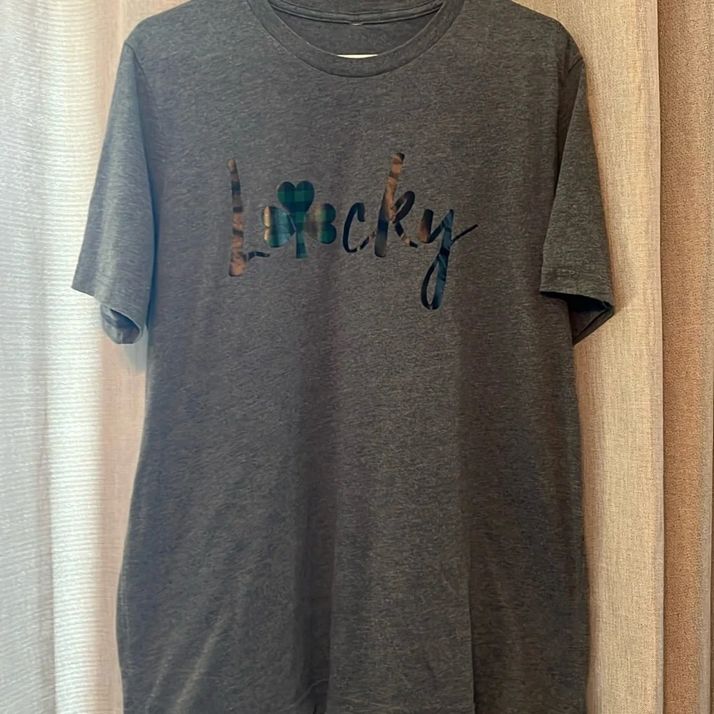 🍀 st. Patrick’s Day women’s T-shirt excellent condition women’s size large🍀